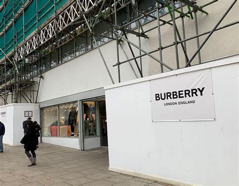 burberry factory outlet london transport|Burberry factory shop London.